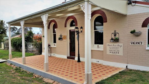 Must Love Dogs B&B & Self Contained Cottage - Accommodation NT 0