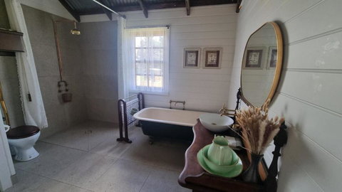 Myrtlebank Cottage Farmstay - Accommodation NT 2