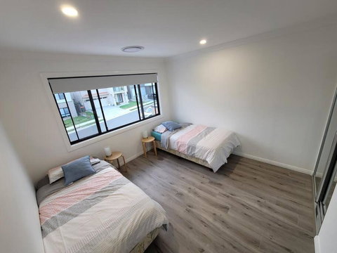 New 5 Bedroom House In Rousehill - Accommodation NT 3