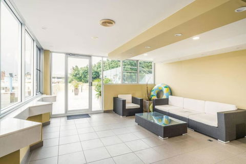 NEW! Ideal 1BR Beachside Studio With Pool - Accommodation NT 2
