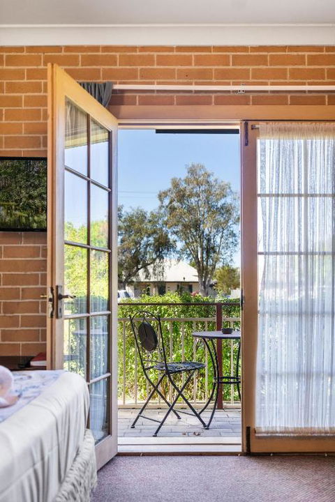 New Inn Motel - NT Tourism 0