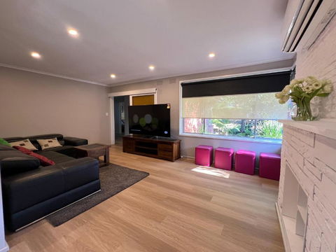 Newly Refurbished House- SuperFast Internet - Accommodation NT 0