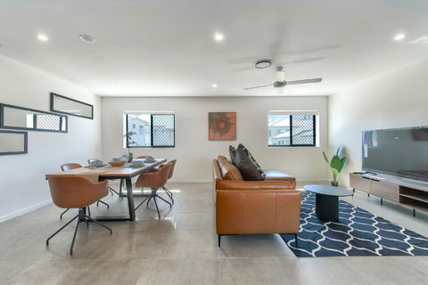 Newly Spacious Top Floor Good View Apartment - NT Tourism 2