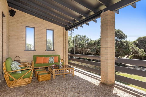 Ocean Close - Spacious Beach House - Accommodation NT 2