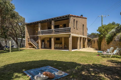 Ocean Close - Spacious Beach House - Accommodation NT 0