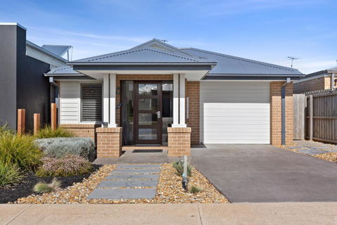 Ocean Dreams- Perfect Whole Family Getaway! Kids Games Room, Pet Friendly! - Accommodation NT 0