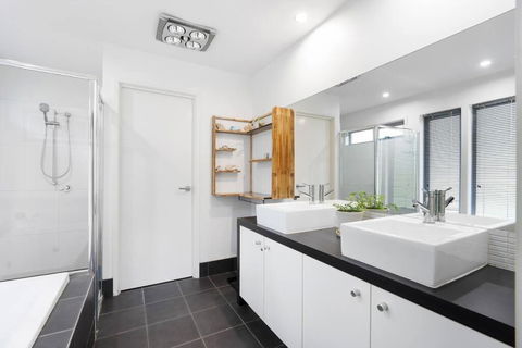 Ocean Escape - 600m To Beach - Accommodation NT 3