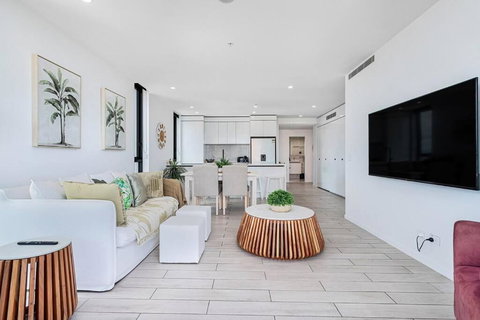 OPUS Apartment - Beach At Your Doorstep Short Walk To Light Rail - Accommodation NT 2