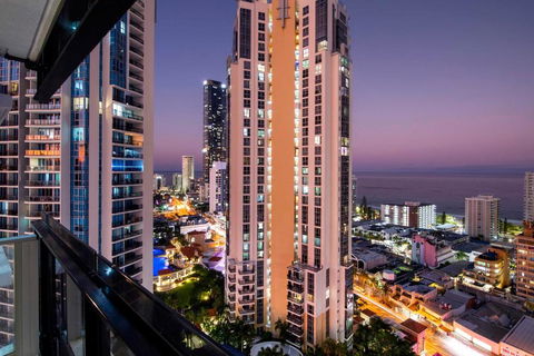 OCEAN VIEW APARTMENTS - Circle On Cavill - Self Contained & Privately Managed - NT Tourism 1