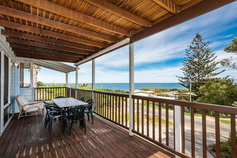 Ocean Vista Large Modern Home With Ocean Views - Accommodation NT 2