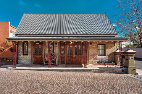 Old Bank Boutique Hotel - NT Tourism 0