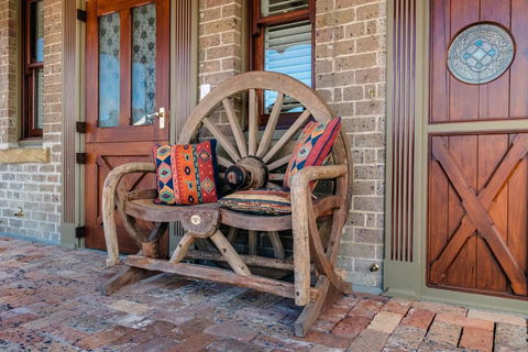 Old Bank Boutique Hotel - NT Tourism 3