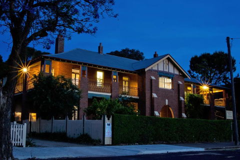 Old Parkes Convent - Accommodation NT 0