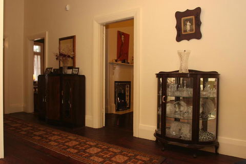 Old Parkes Convent - Accommodation NT 2