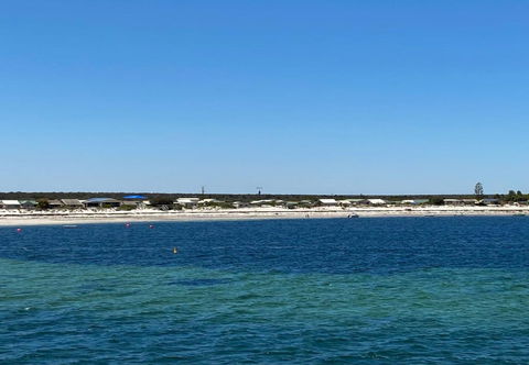 On The Beach-Lucky Bay - NT Tourism 1