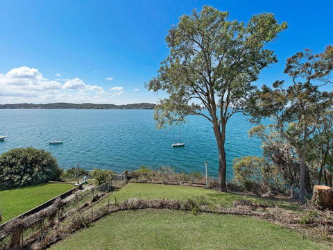 On The Lake At Fishing Point - NT Tourism 0