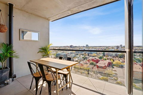 Ovation - New Footscray Apt W Parking & Pool - Accommodation NT 3
