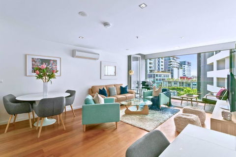 OXLST - St Leonards Sophistication Everything At Doorstep - NT Tourism 0