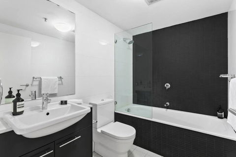 OXLST - St Leonards Sophistication Everything At Doorstep - NT Tourism 2