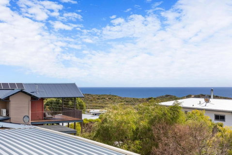 Peaceful And Renovated Original Beach House With Sweeping Views Of Gracetown - Accommodation NT 1