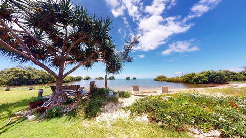 Palazzo On The Beach - Beachmere - Accommodation NT 0