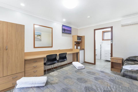 Palm Valley Motel - Accommodation NT 1