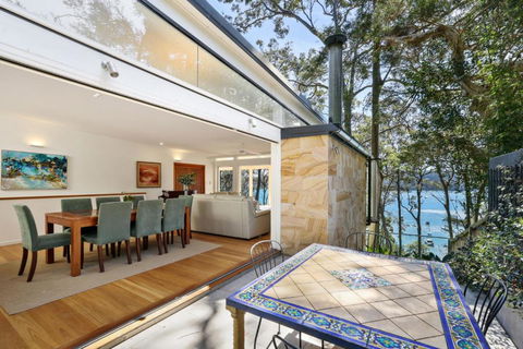 Paradise Villa - Pittwater Views - Accommodation NT 0
