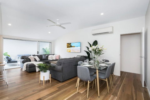 Park Avenue Terrace House Sleeps 9 - Accommodation NT 2