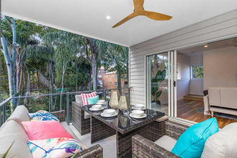 Park Avenue Townhouse Retreat Brisbane Sleeps 10 - Accommodation NT 2