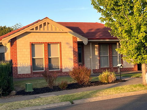 Park View Cottage - NT Tourism 0