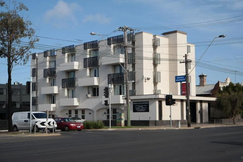 Parkville Place Serviced Apartments - NT Tourism 0