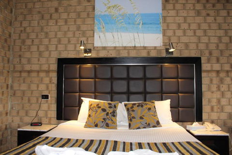 Pavlos Motel - NT Tourism 0