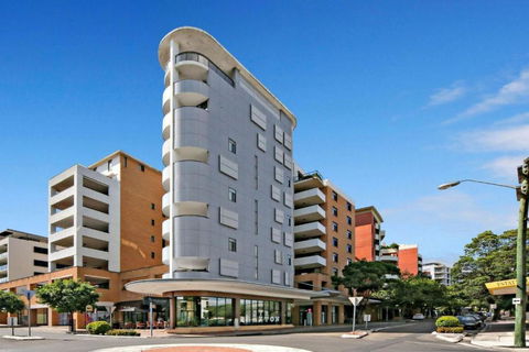 Penthouse In Rockdale CBD - Accommodation NT 0