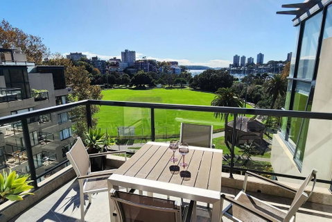 Penthouse With Private Terrace, Parking + 2 Pools - Accommodation NT 2