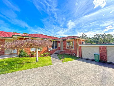 Pet-Friendly Retreat 2BR Ringwood Prime Location - Accommodation NT 1