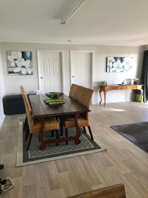 Pine View Holiday Rental - Accommodation NT 2