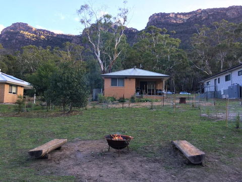 Pinnacle Views - Accommodation NT 1
