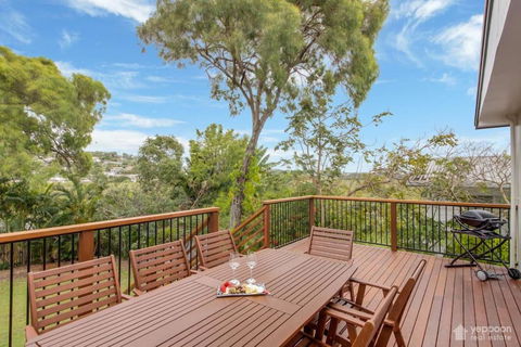 Poppies Cottage - Cooee Bay Beachside Retreat - NT Tourism 0