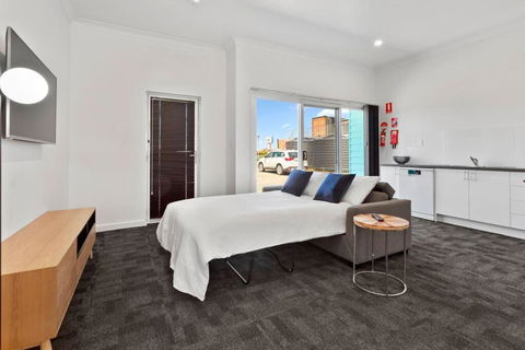 Port Lincoln Shark Apartment 4 - NT Tourism 3
