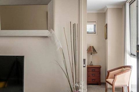 Quiet Apartment In Braddon ACT - Accommodation NT 1