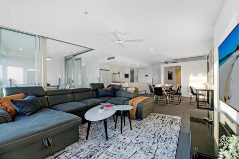 Q Tower Apartments In Surfers Paradise - From Level 3 - Self Contained & Privately Managed - Wow Stay - Accommodation NT 3