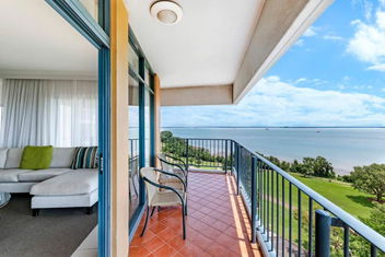 Postcard Waterfront Living On The Esplanade with Accommodation NT