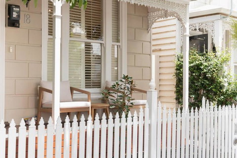 Prahran Timeless & Modern Haven, With Parking - Accommodation NT 0