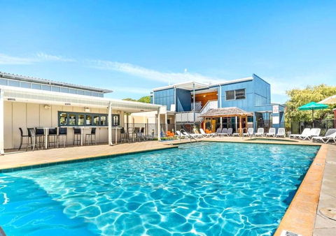 Preston Beach Retreat - Apt 7 - NT Tourism 0