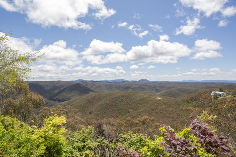 Pristine Mountain Retreat With Expansive Views - Accommodation NT 1
