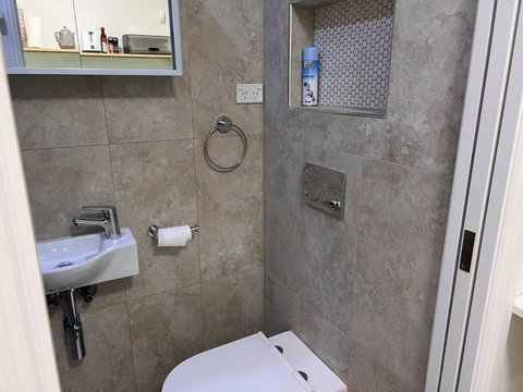 Private 1 Bedroom Apartment Near Beach And Shops - Accommodation NT 2