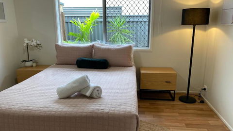 Private Guesthouse - Pet Friendly - Walk To Beach - Accommodation NT 2