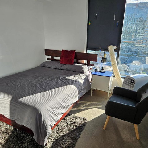 Private Bedroom & Bathroom In Shared Inner Brisbane Apartment - Accommodation NT 3