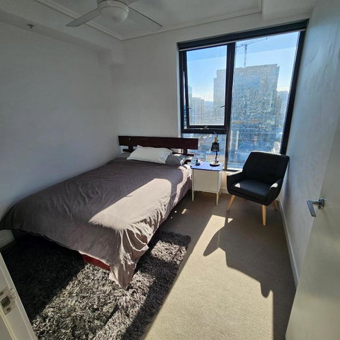 Private Bedroom & Bathroom In Shared Inner Brisbane Apartment - Accommodation NT 2