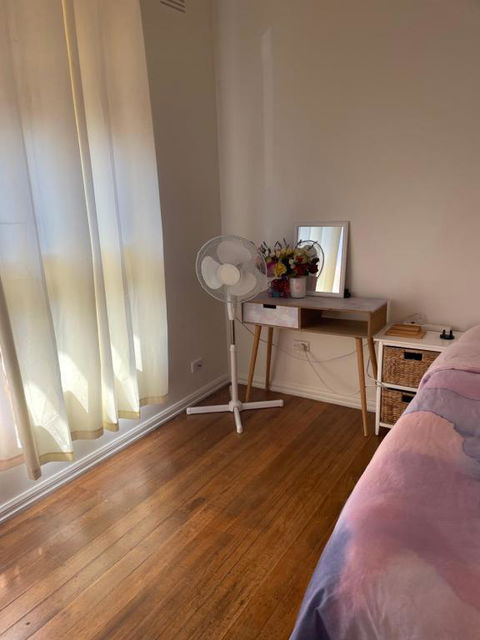 Private Room Near Melbourne Airport - NT Tourism 0